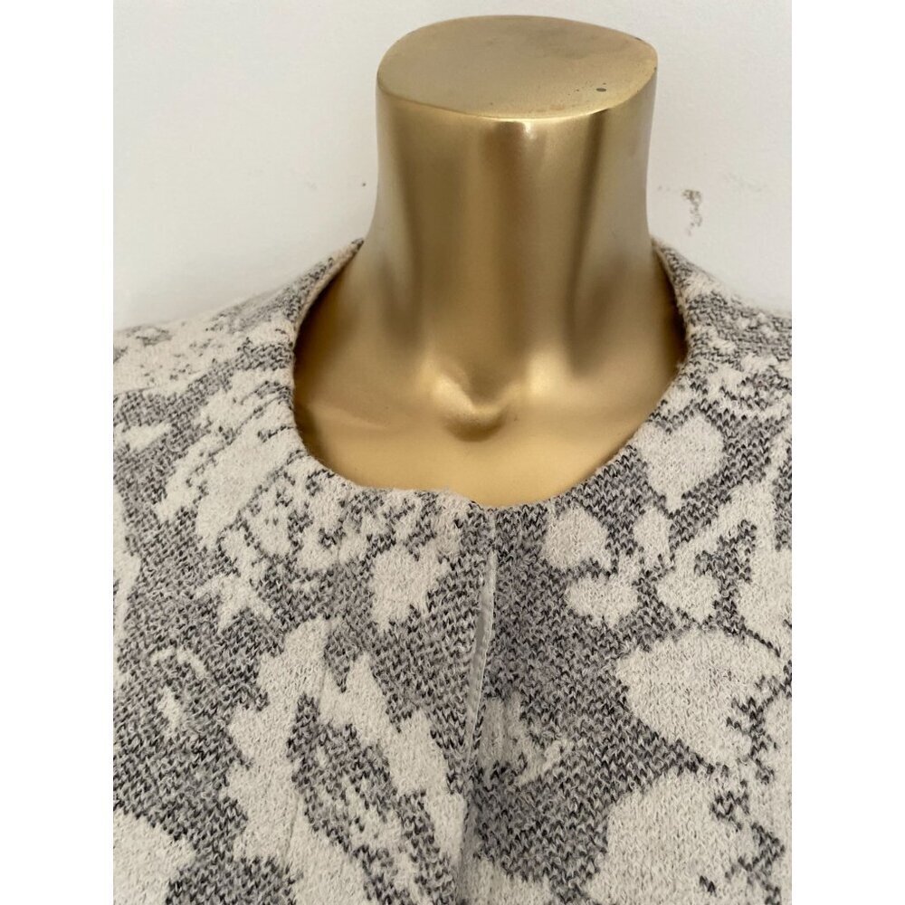 Nanette Lepore Elegant Women's Floral Knit Coat Size S Gray & White Viscose and - Picture 3 of 13